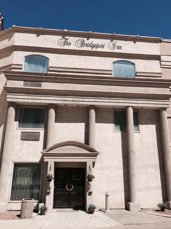The Bridgeport Inn フォートマクマレー エクステリア 写真