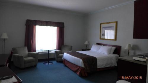The Bridgeport Inn フォートマクマレー エクステリア 写真